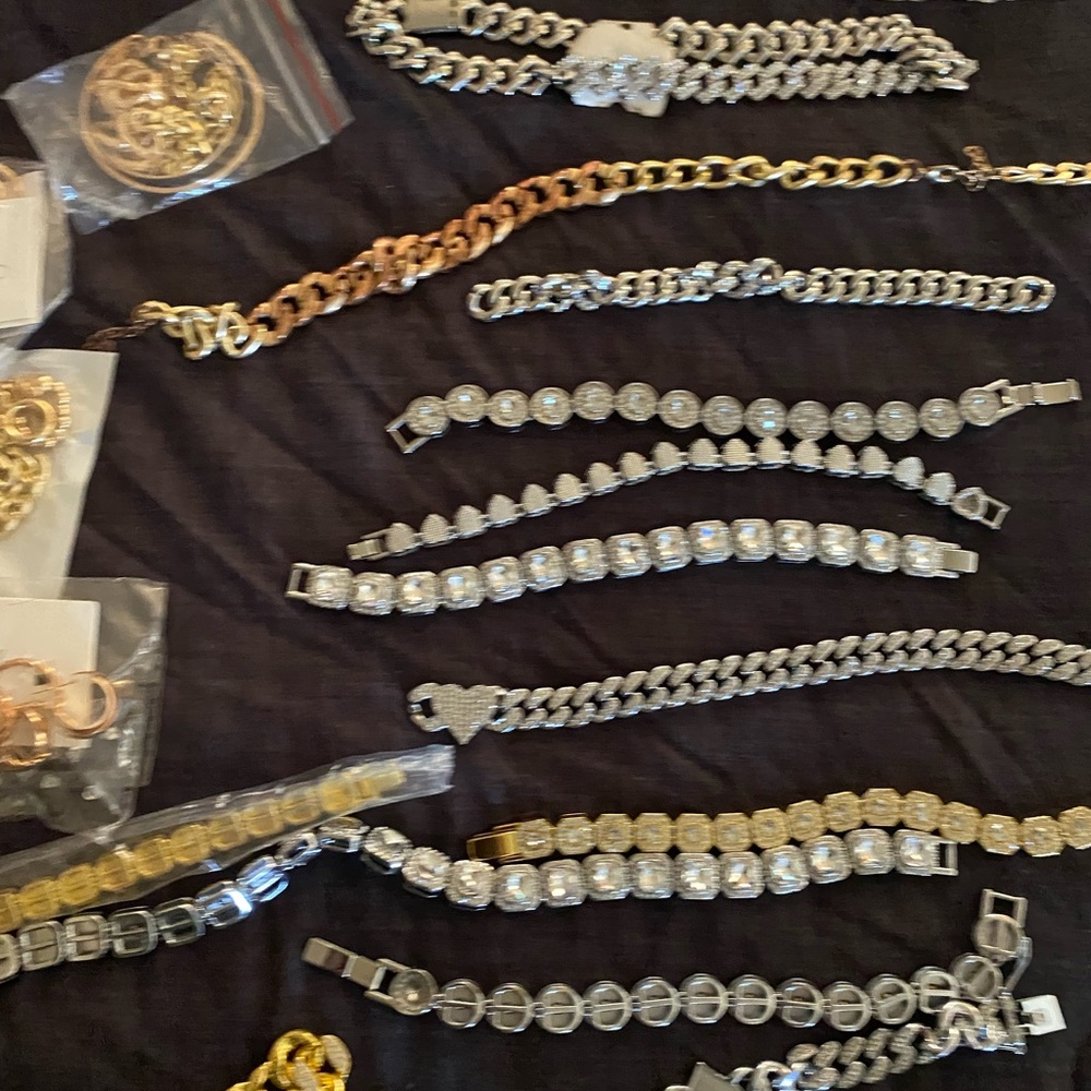 Bing jewelry bundle 
Ready to ship - Picture 4 of 11